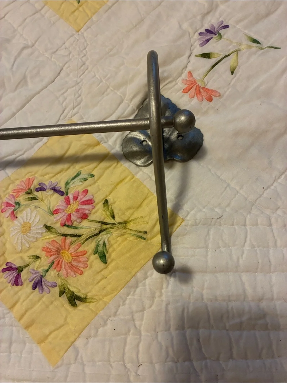 Rustic Silver Metal Wall Towel Bar with leaves & Hooks